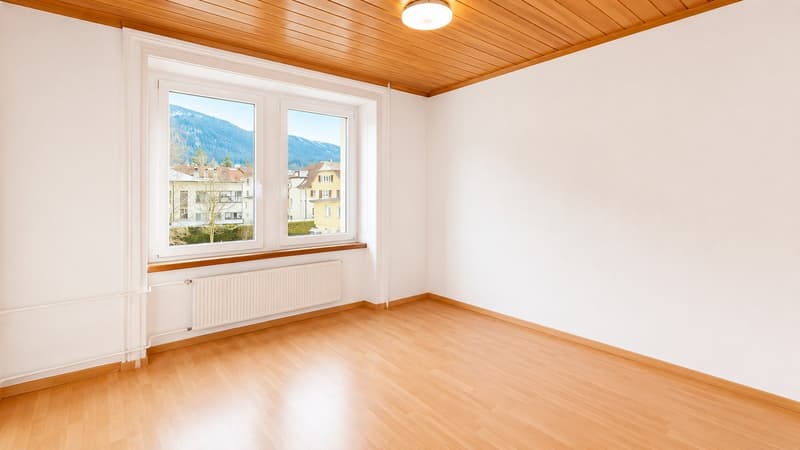 Très agréable appartement spacieux disponible immédiatement dans un quartier calme avec garage !!! (3)