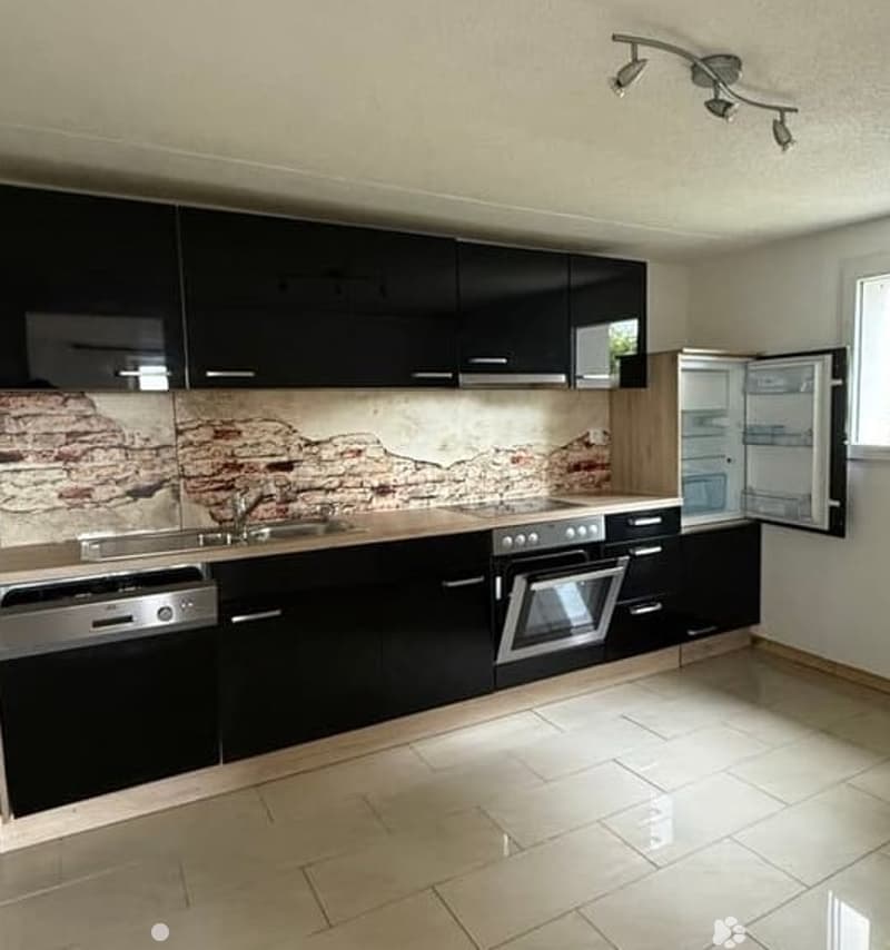 Gemütliche 2.5-Zimmer-Wohnung mit moderner Ausstattung in Biel (3)