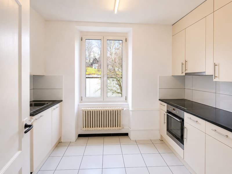 Appartement lumineux de 3.5 pièces avec balcon à Tavannes (2)