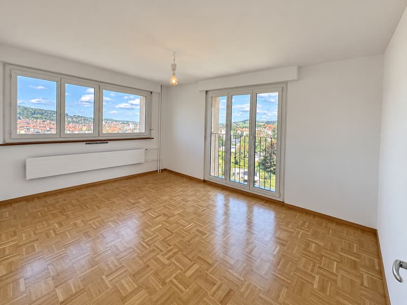 Spacieux appartement de 4,5 pièces avec belle vue dégagée ! (4)