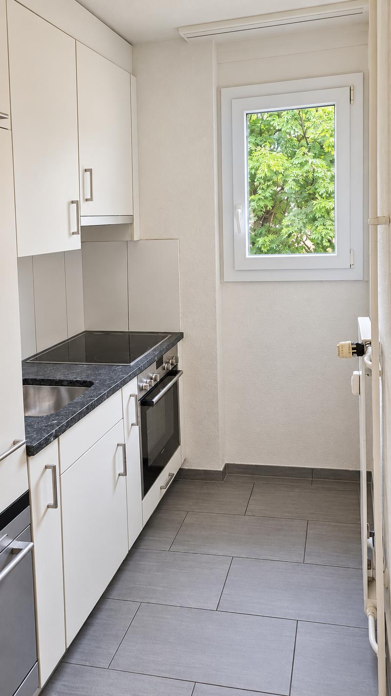 Charmante 2.5-Zimmer-Wohnung mit Balkon in Ipsach (2)