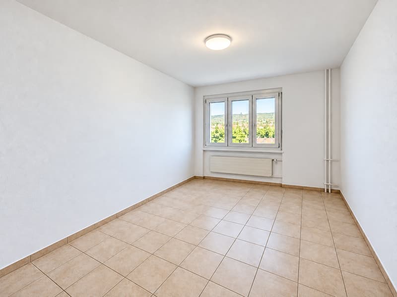 SpaAppartement lumineux et spacieux de 4,5 pièces avec garage à La Chaux-de-Fonds (4)