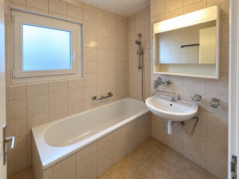 SpaAppartement lumineux et spacieux de 4,5 pièces avec garage à La Chaux-de-Fonds (2)