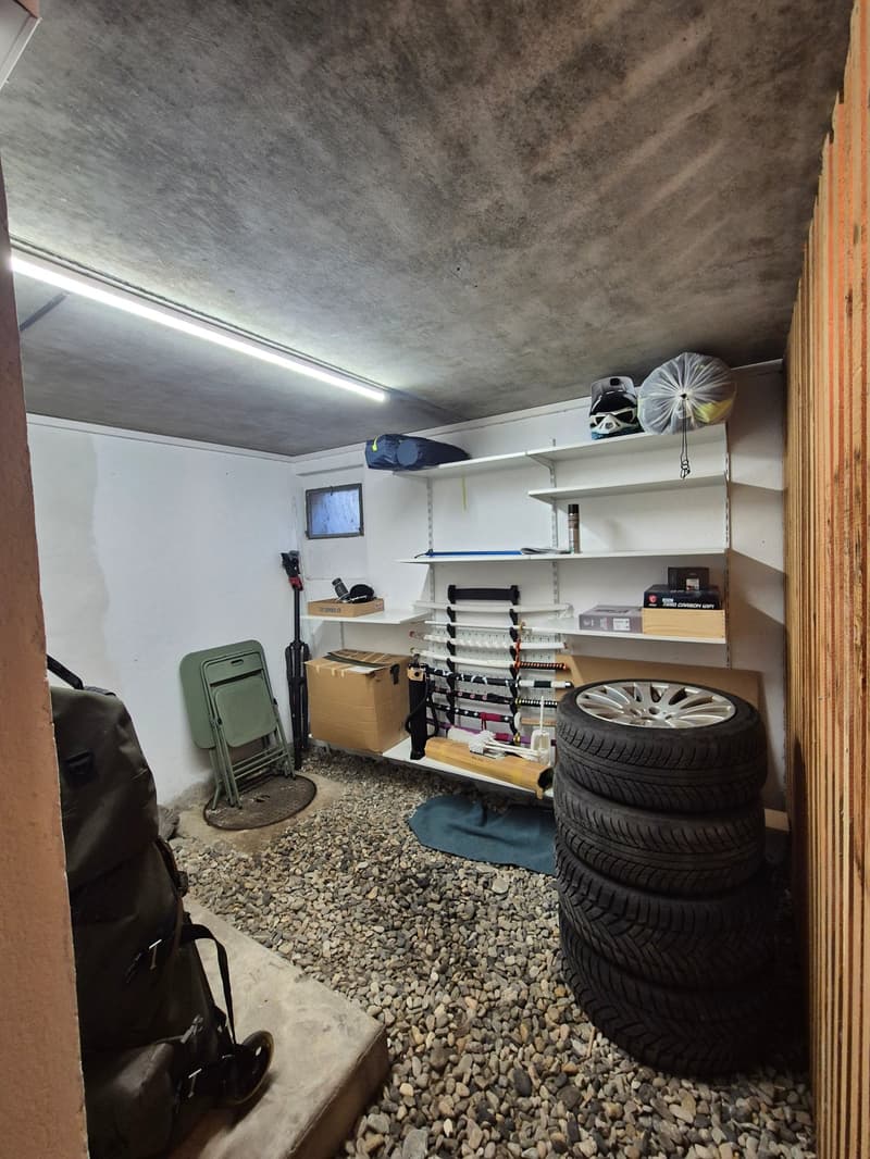 Charmant appartement en attique de 4.5 pièces à Saint-Léonard (14)
