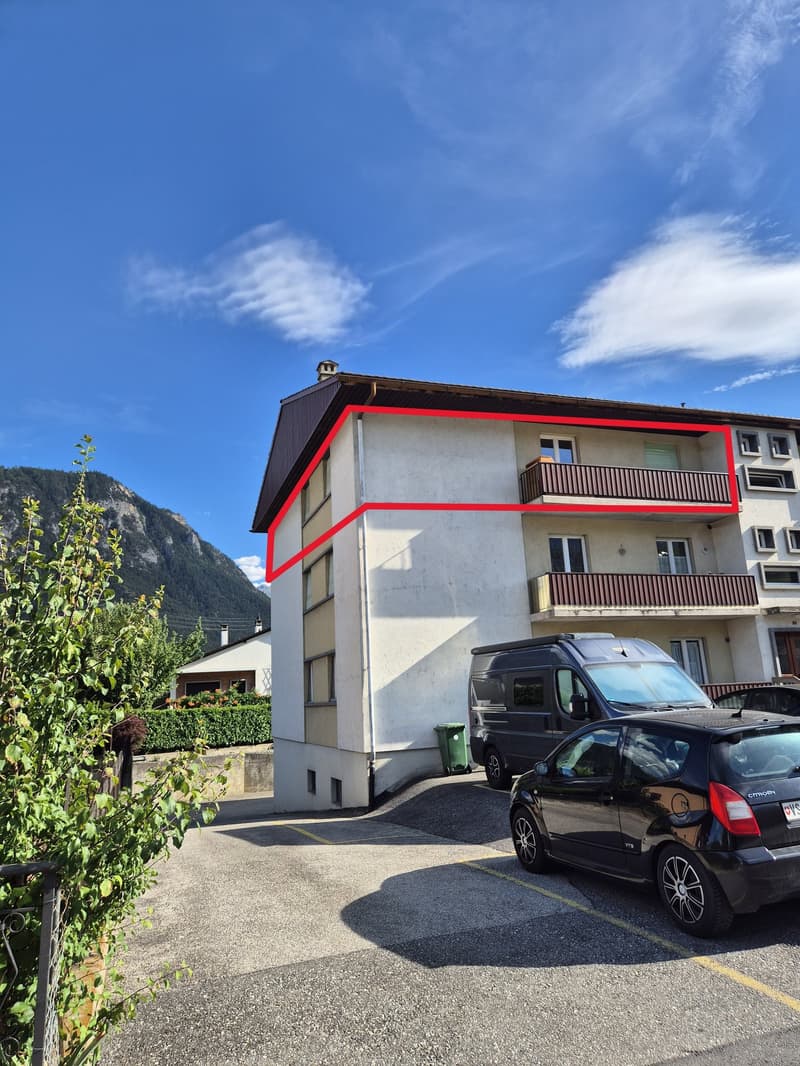Charmant appartement en attique de 4.5 pièces à Saint-Léonard (1)