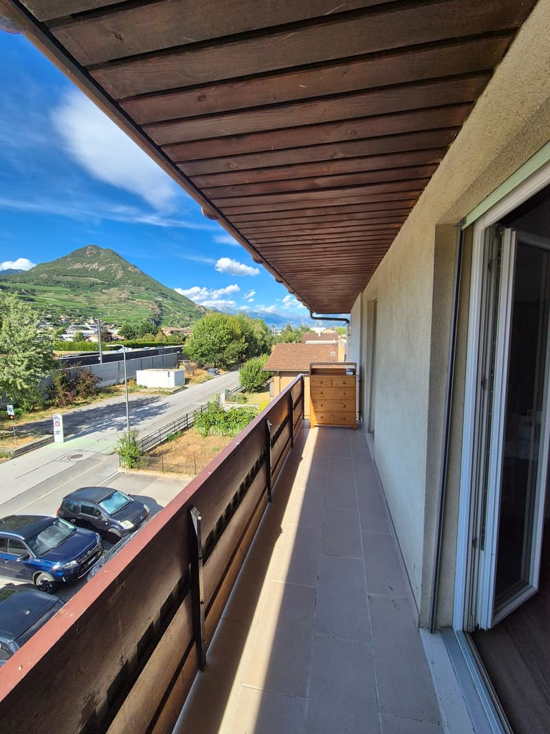 Charmant appartement en attique de 4.5 pièces à Saint-Léonard (5)