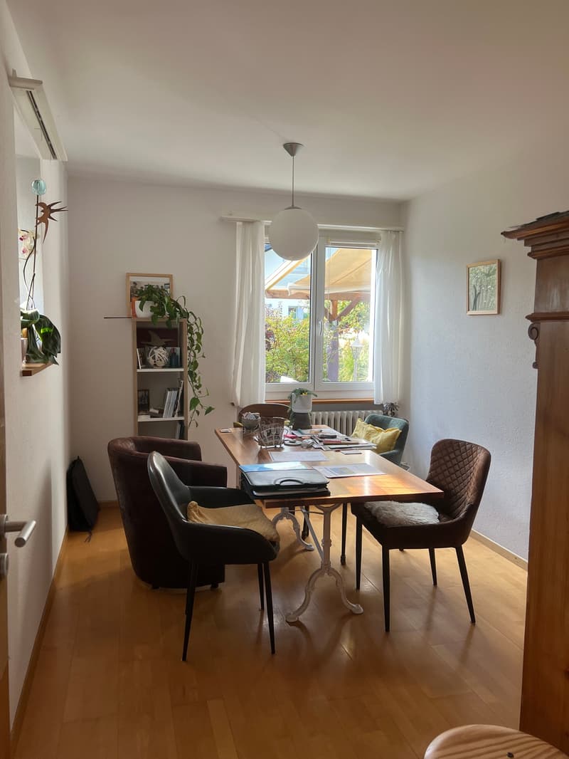 Charmantes 5.5-Zimmer-Zweifamilienhaus in Langenthal (5)