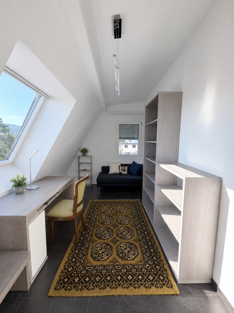 Helle 3.5-Zimmer-Dachwohnung an der Hauptstrasse in Reinach (4)