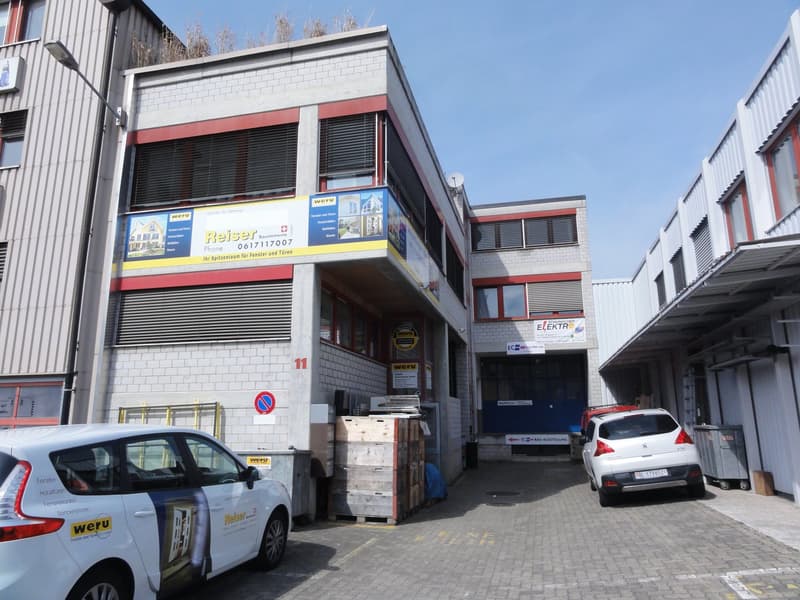 Gewerbe- und Lagerfläche in Reinach BL (1)