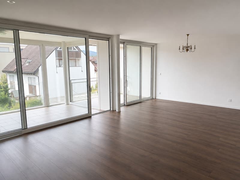 Moderne 2.5-Zimmer-Wohnung mit Balkon in Reinach BL (7)