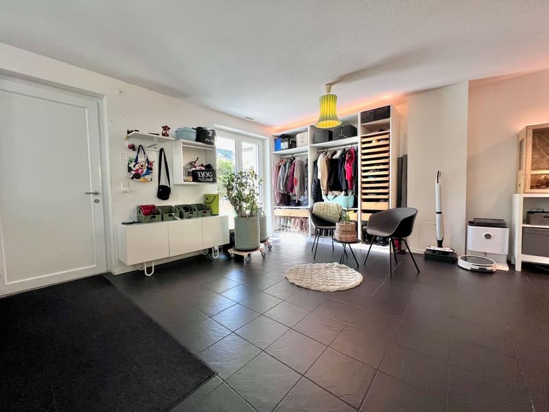 Entrée + espace pour chambre