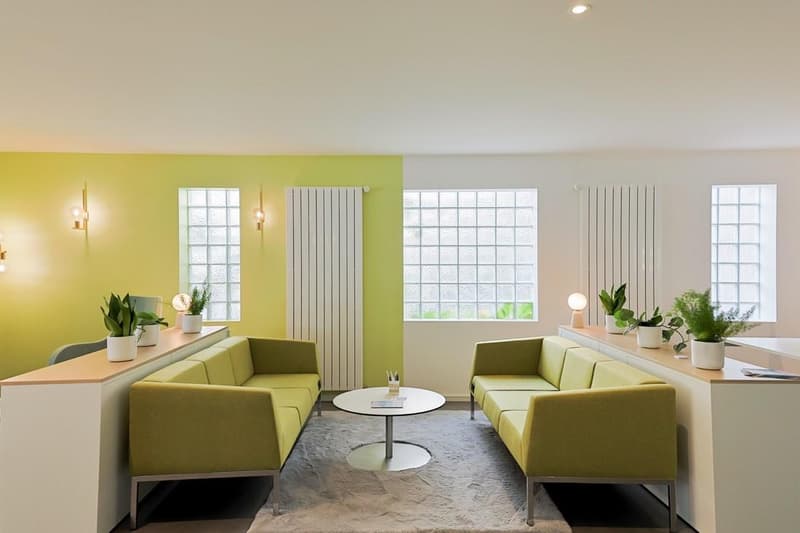 Opportunité exceptionnelle de location de bureaux avec vitrines à Montreux ! (2)