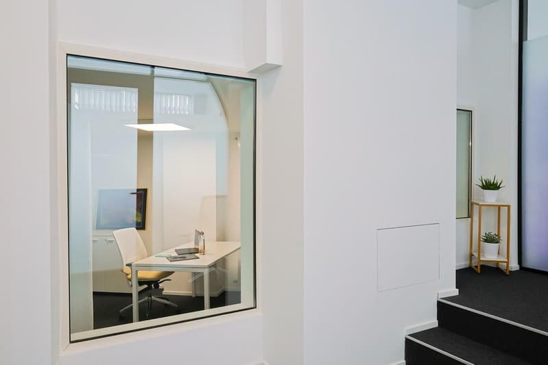 Opportunité exceptionnelle de location de bureaux avec vitrines à Montreux ! (5)