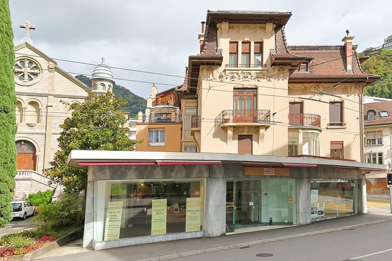 Opportunité exceptionnelle de location de bureaux avec vitrines à Montreux ! (4)