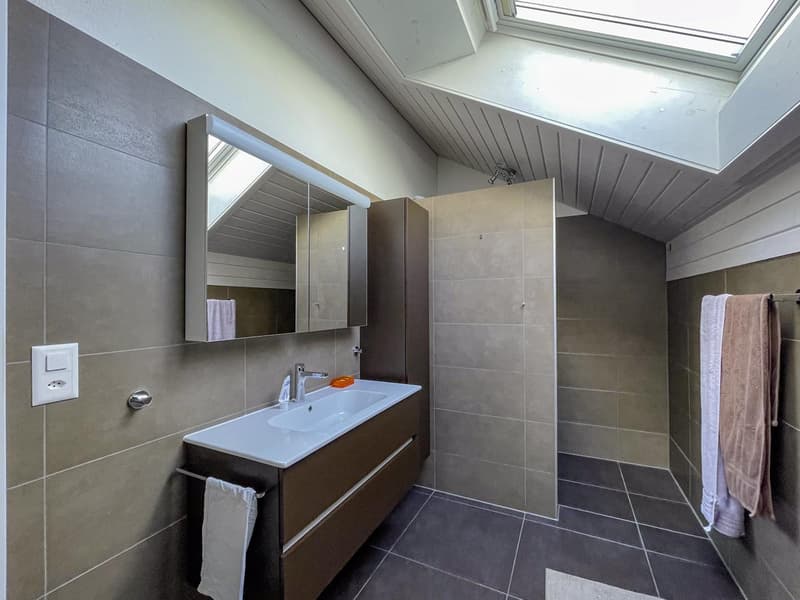 Bien rare avec deux espaces de vie - Villa de 3,5p et appartement de 2,5p - pour privée ou investisseur (9)