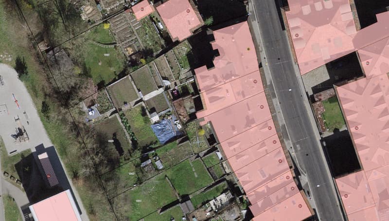 Plus que deux espaces disponibles! Découvrez un jardin, véritable havre de paix, en plein coeur de la ville de Fribourg ! (1)