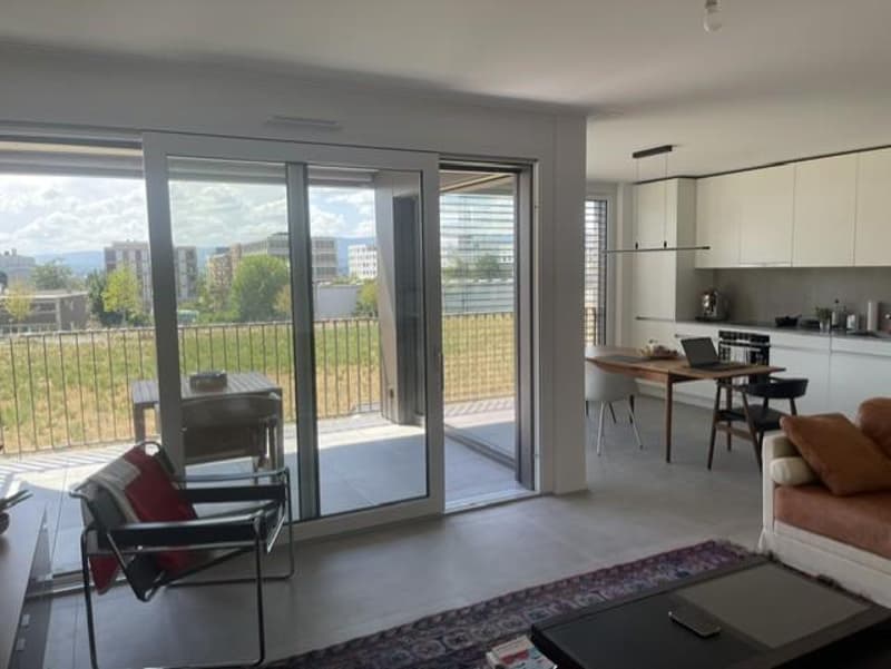 Appartement lumineux de 3,5 pièces avec grand balcon (2)