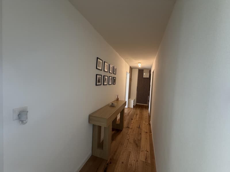 Appartement 3.5 pièces chaleureux entièrement rénové à Avenches (5)