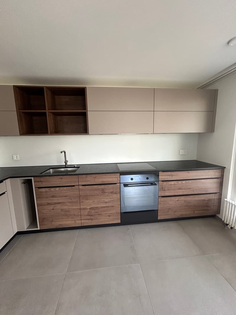 frisch sanierte 4.5-Zimmer-Wohnung mit Balkon im Herzen von Belp (3)