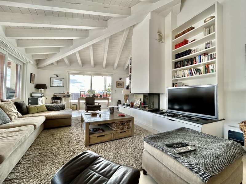 Rare : Elégant Attique-Duplex de standing au coeur de Crans-Montana (10)