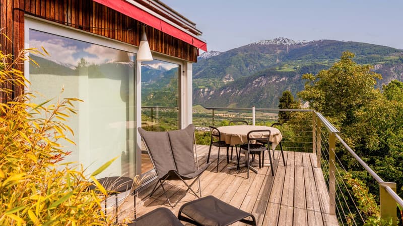 Deux maisons d'architecte dans un écrin naturel préservé à Ayent (7)