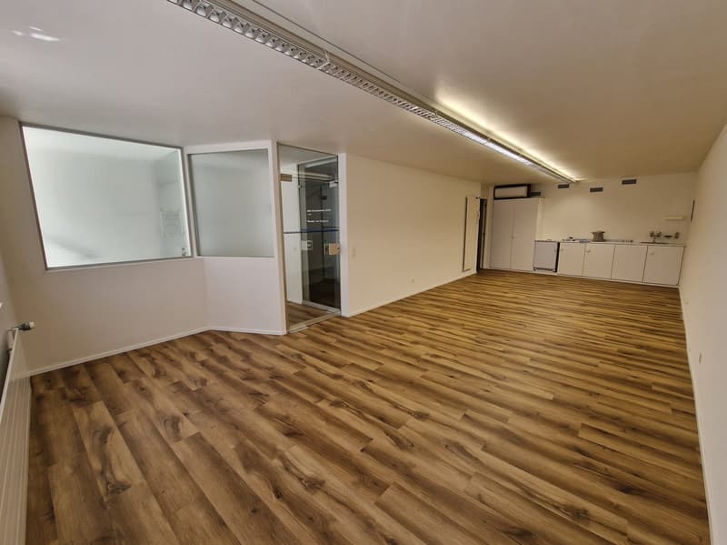 Charmantes Ladenlokal / Gewerberaum im EG 42m2 (1)