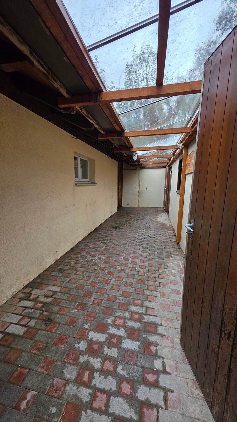 Charmantes Einfamilienhaus mit eigenem Wald (18)