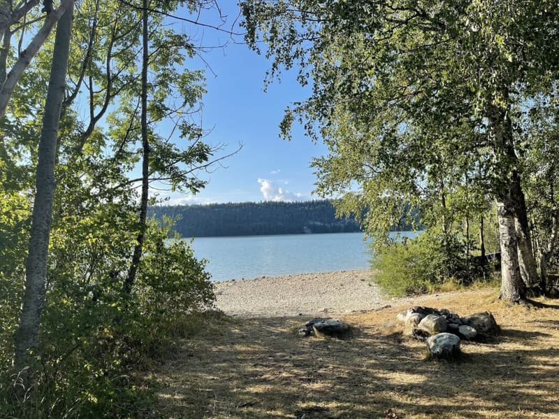 Le privilège d'une première ligne face au lac (16)