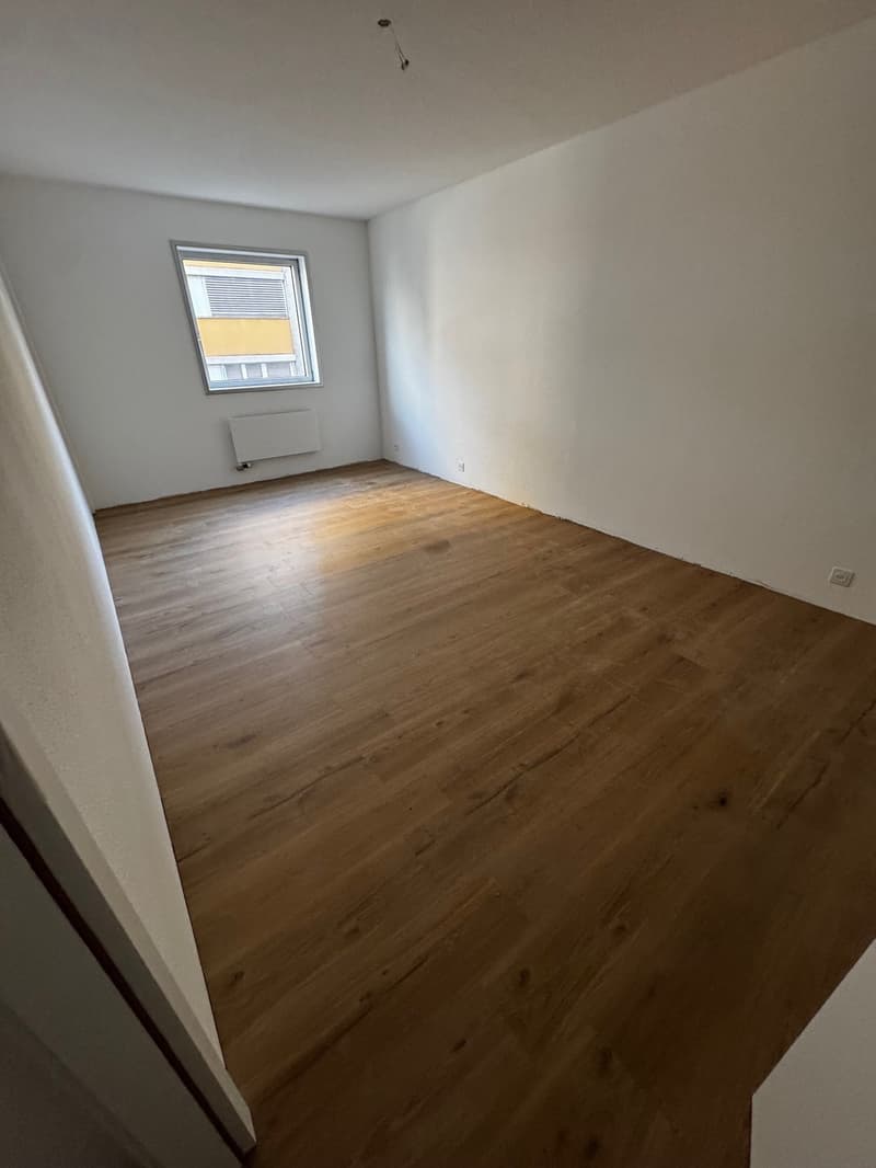 Magnifique appartement de 4,5 pièces avec cheminée au cœur du Locle (9)