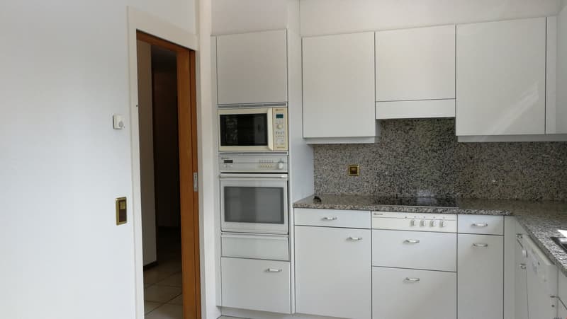 Geräumige 4.5-Zimmer-Wohnung mit Balkon und schöner Aussicht in Alchenstorf (2)