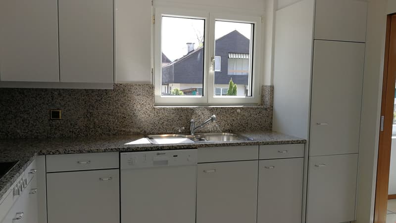 Geräumige 4.5-Zimmer-Wohnung mit Balkon und schöner Aussicht in Alchenstorf (3)