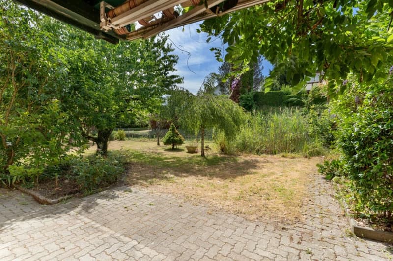 5.5-Zimmer-Familienhaus mit grossem Garten und Potential (10)