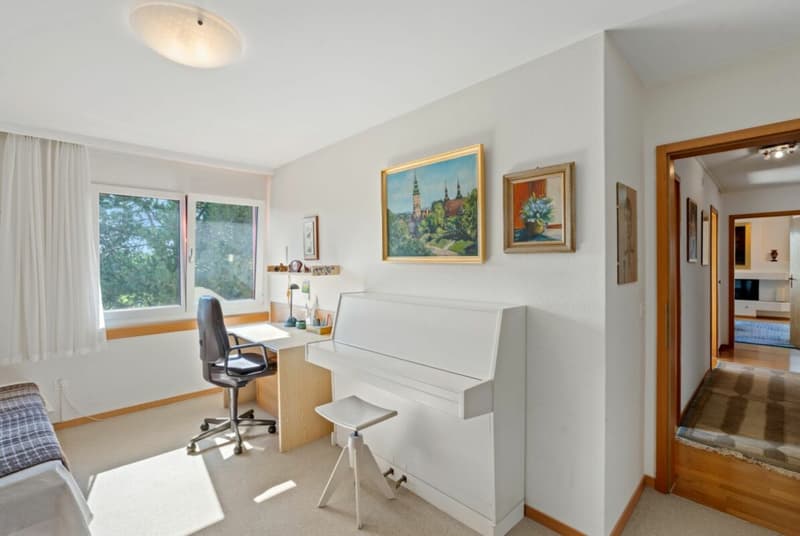 3.5-Zimmer-Topgeschosswohnung mit Cheminée und Parkplatz (8)