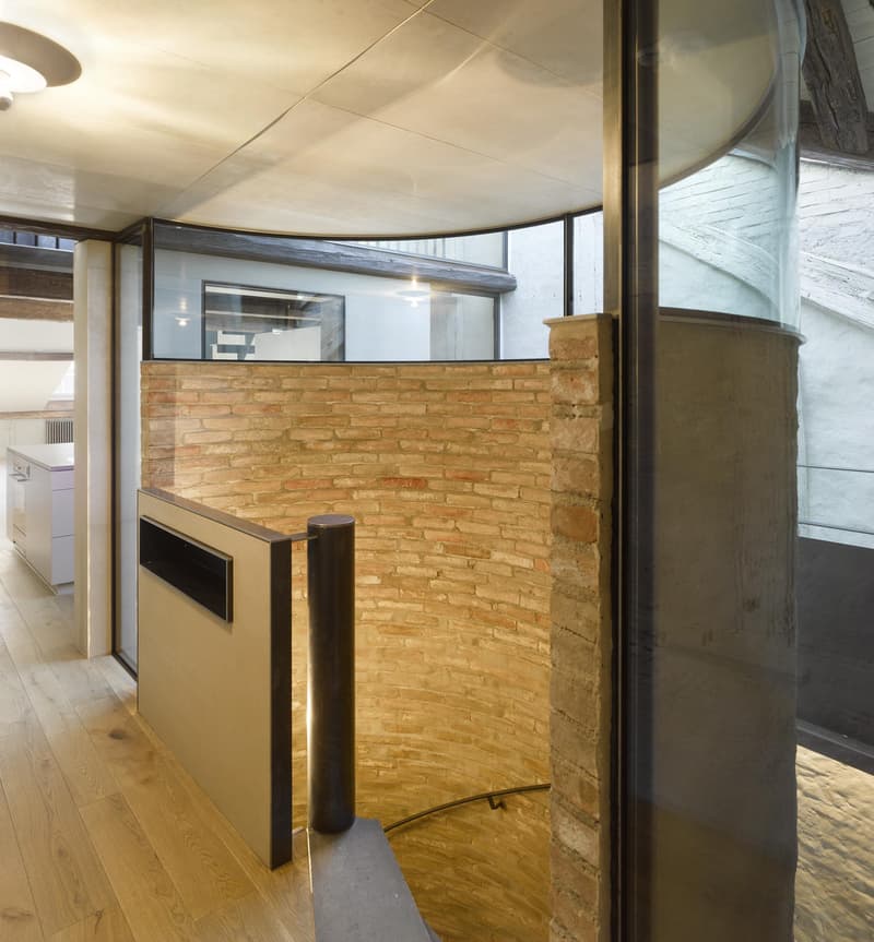 Elegant sanierte Wohnung mit viel Charme (8)