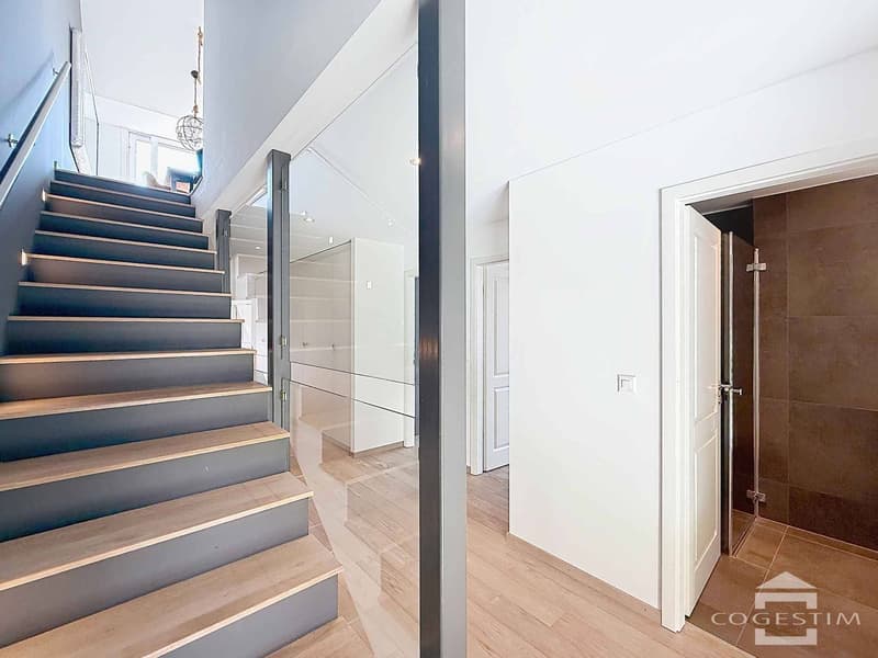 Spacieux duplex de 5.5 pièces avec terrasse et vue sur le Lac Léman (9)