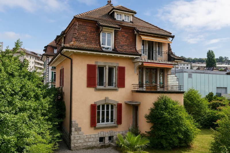 Appartement de caractère avec balcon et vue sur le Léman (2)