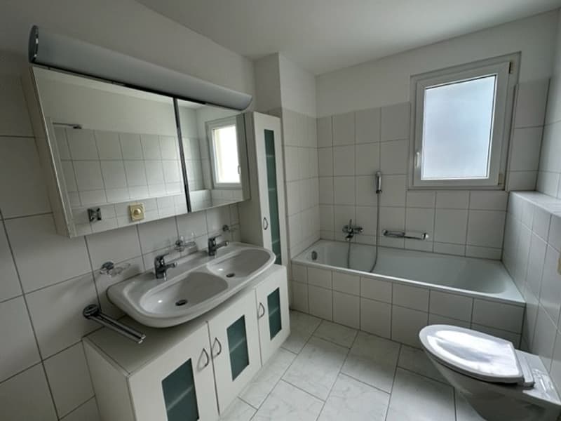 4.5-Zimmer-Wohnung mit Balkon und schöner Aussicht in Auw (9)