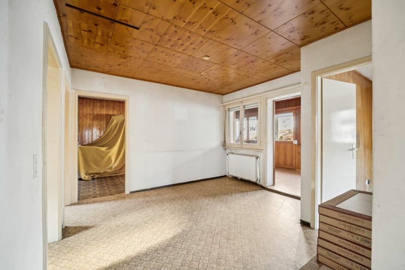 Casa a doppia famiglia con grande potenziale (di ampliamento) in una posizione soleggiata a Leuk (6)