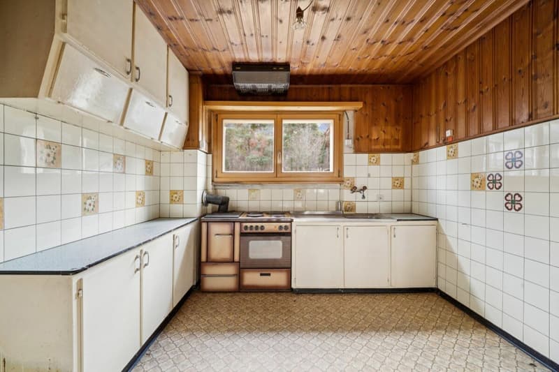 Casa a doppia famiglia con grande potenziale (di ampliamento) in una posizione soleggiata a Leuk (5)