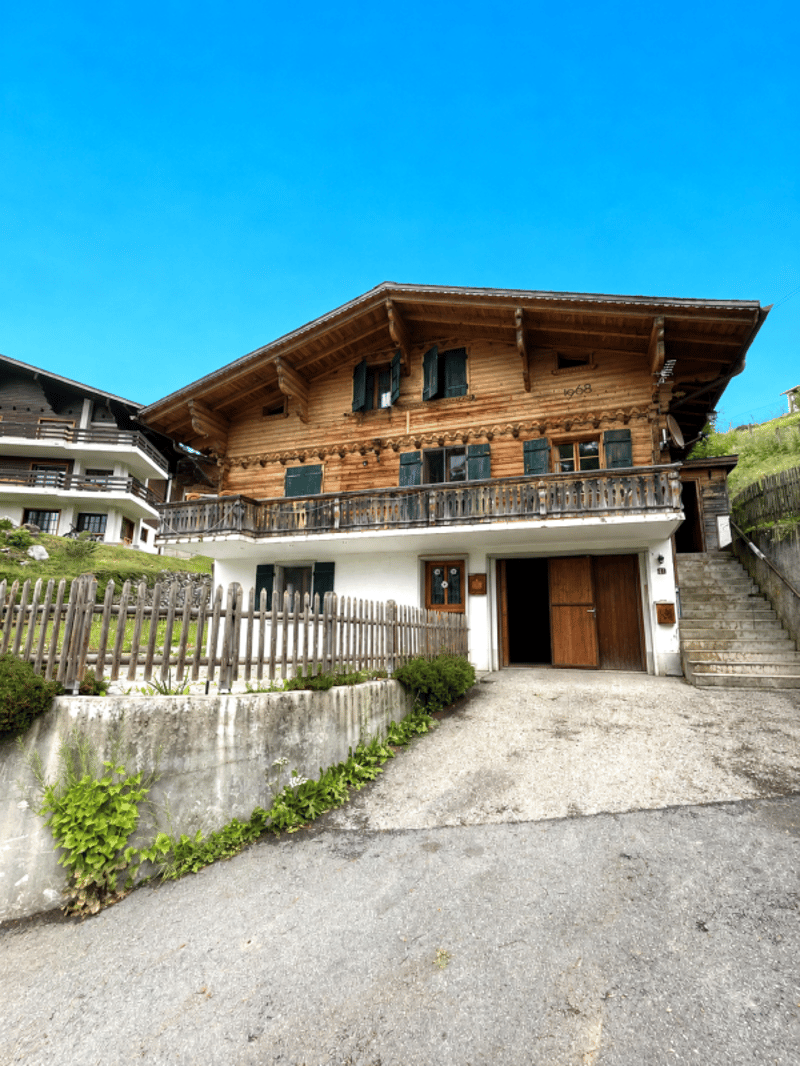 Grosses 7-Zimmer Chalet mit Einliegerwohnung und wunderbarer Weitsicht in Château-d'Oex VD (11)