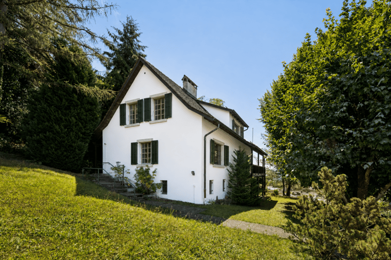 5-Zimmer Einfamilienhaus auf grosser Parzelle in Blonay VD mit See- und Bergsicht (1)