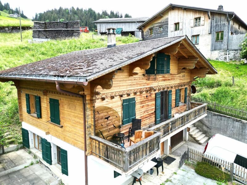 Grosses 7-Zimmer Chalet mit Einliegerwohnung und wunderbarer Weitsicht in Château-d'Oex VD (16)