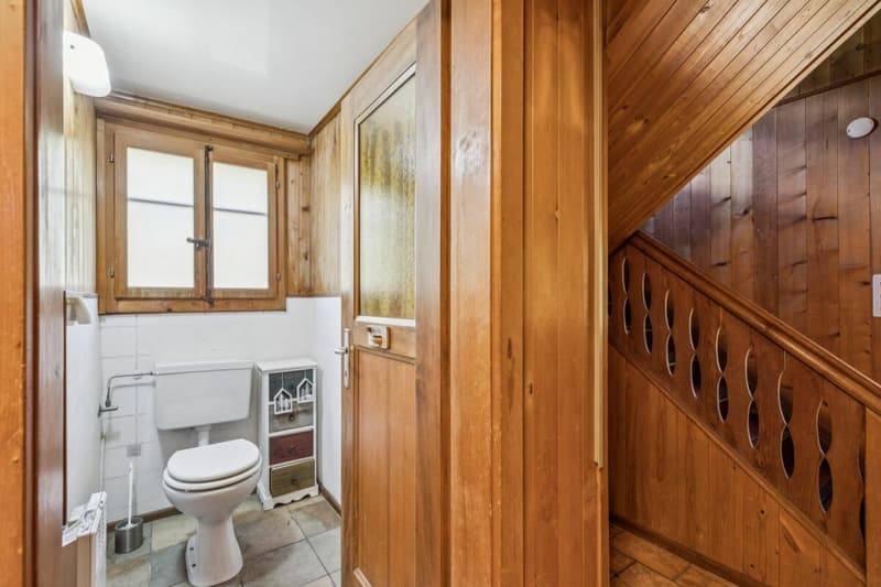 Grosses 7-Zimmer Chalet mit Einliegerwohnung und wunderbarer Weitsicht in Château-d'Oex VD (12)