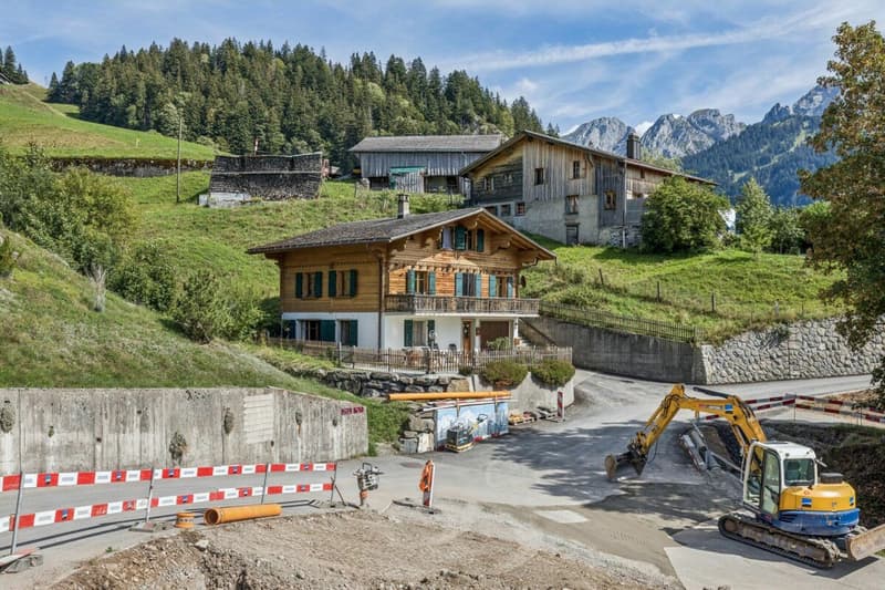 Grosses 7-Zimmer Chalet mit Einliegerwohnung und wunderbarer Weitsicht in Château-d'Oex VD (23)