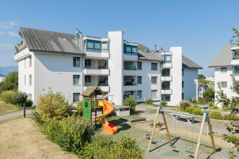Attraktive Eigentumswohnung mit Balkon und Weitsicht ins Grüne (9)