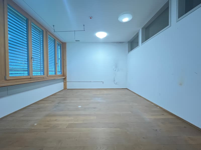 Praxis-/Therapieräume ideal für medizinische Behandlungen (5)