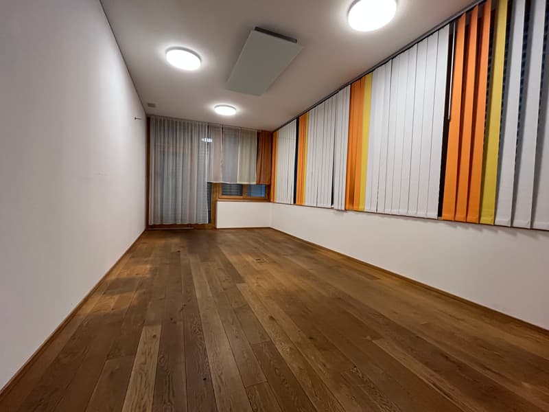 Praxis-/Therapieräume ideal für medizinische Behandlungen (6)