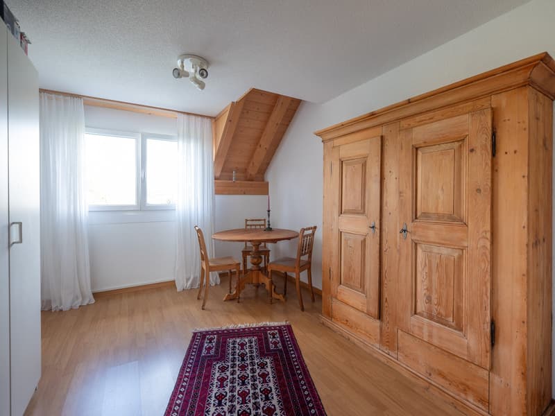 Moderne 4 1/2-Zimmer-Maisonette-Wohnung mit Schwedenofen und grossem Balkon (15)