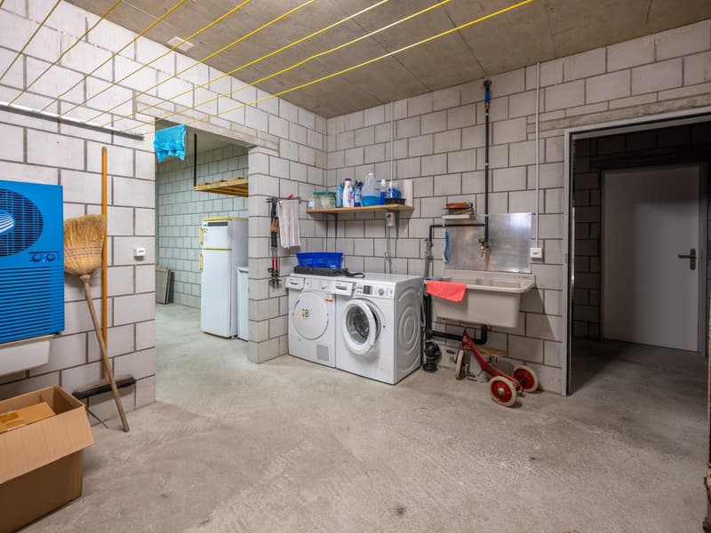 Moderne 4 1/2-Zimmer-Maisonette-Wohnung mit Schwedenofen und grossem Balkon (20)