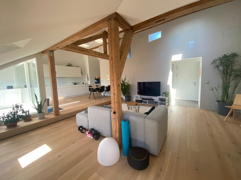 Charmante Dachwohnung mit Altbau-Charme im Herzen von Bern (2)